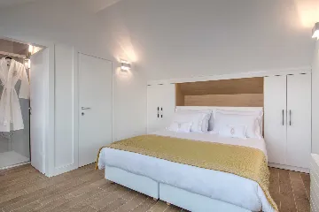 Seaside Villa with Heated Pool in Prižba