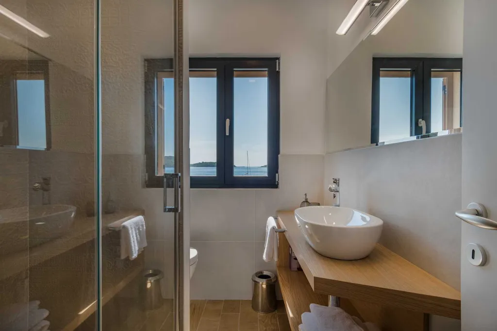 Seaside Villa with Heated Pool in Prižba