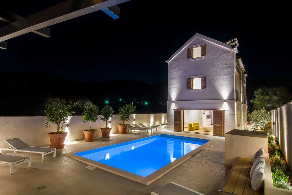 Seaside Villa with Heated Pool in Prižba