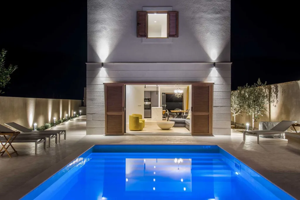 Seaside Villa with Heated Pool in Prižba