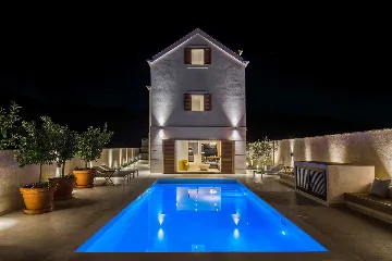 Seaside Villa with Heated Pool in Prižba