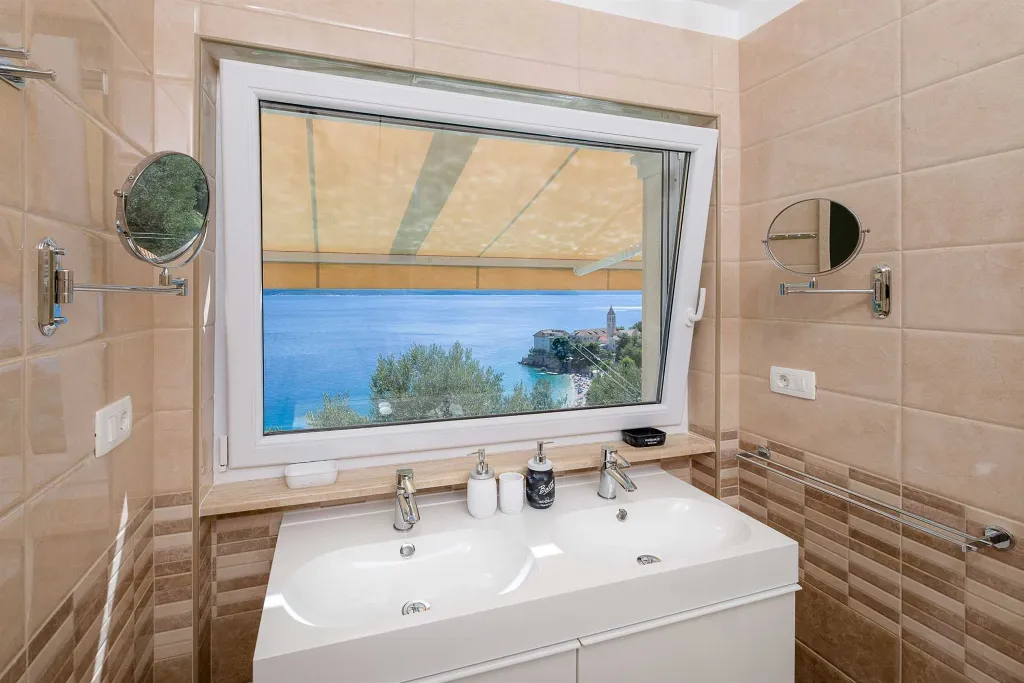 Modern Villa with Pool and Sauna in Bol