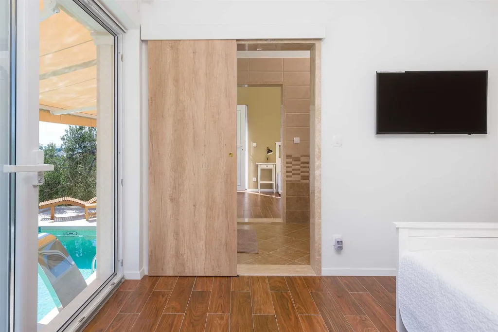Modern Villa with Pool and Sauna in Bol