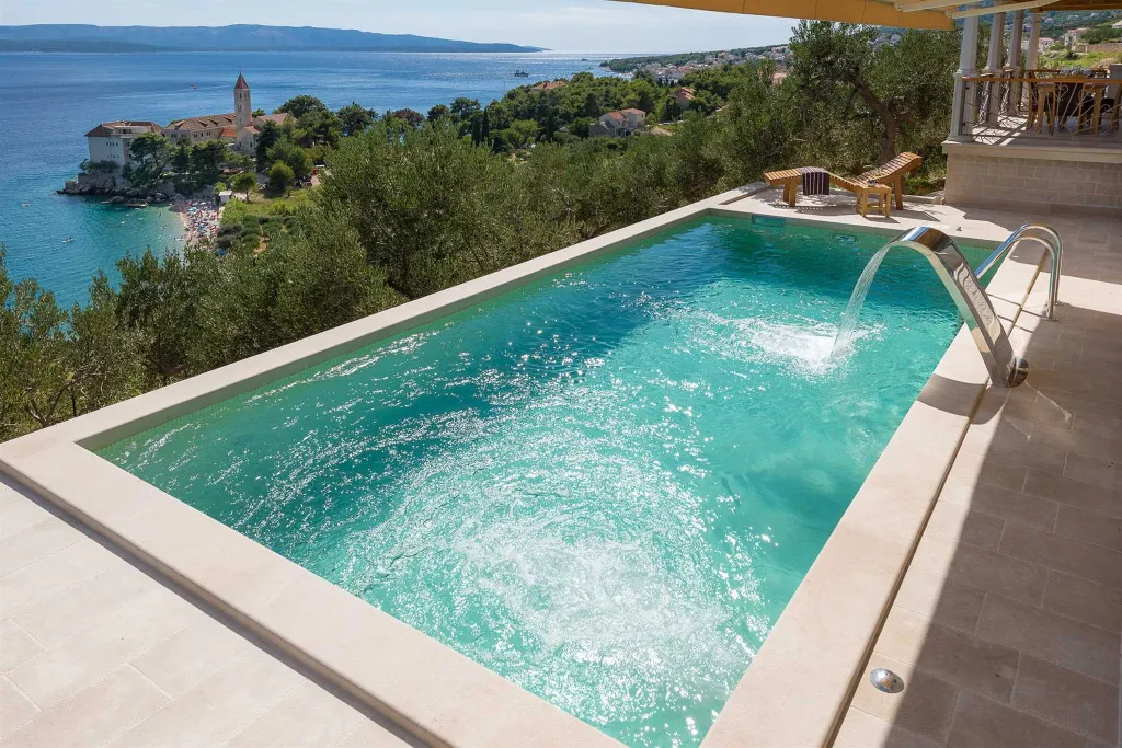 Modern Villa with Pool and Sauna in Bol