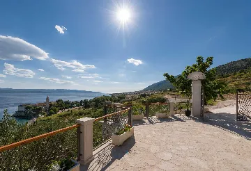 Modern Villa with Pool and Sauna in Bol