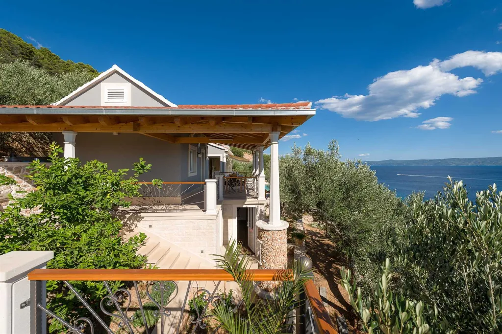 Modern Villa with Pool and Sauna in Bol