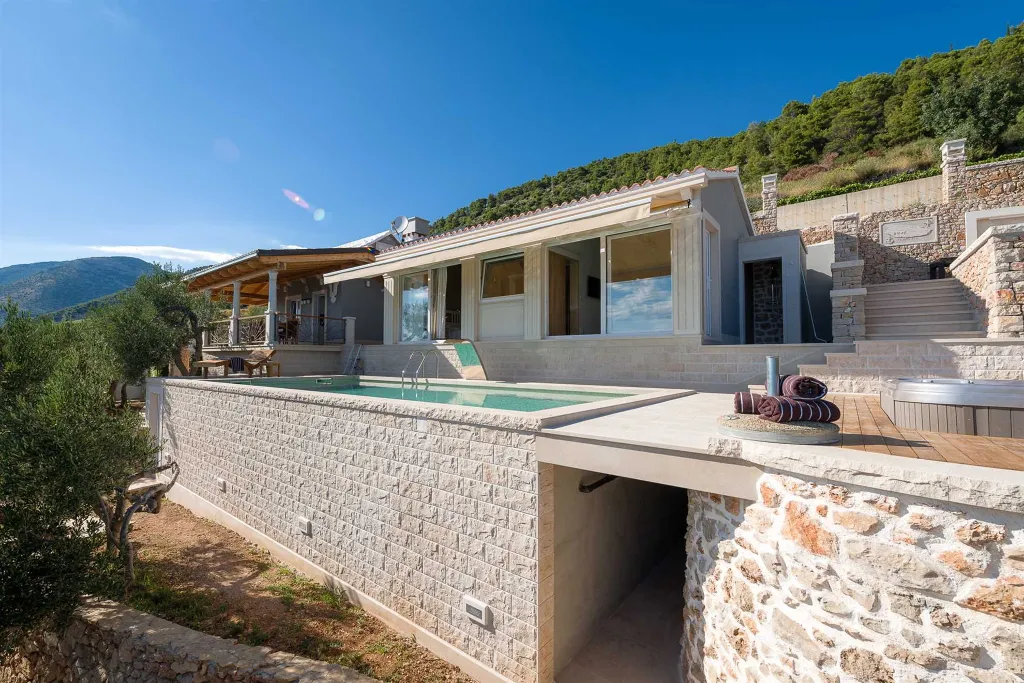 Modern Villa with Pool and Sauna in Bol