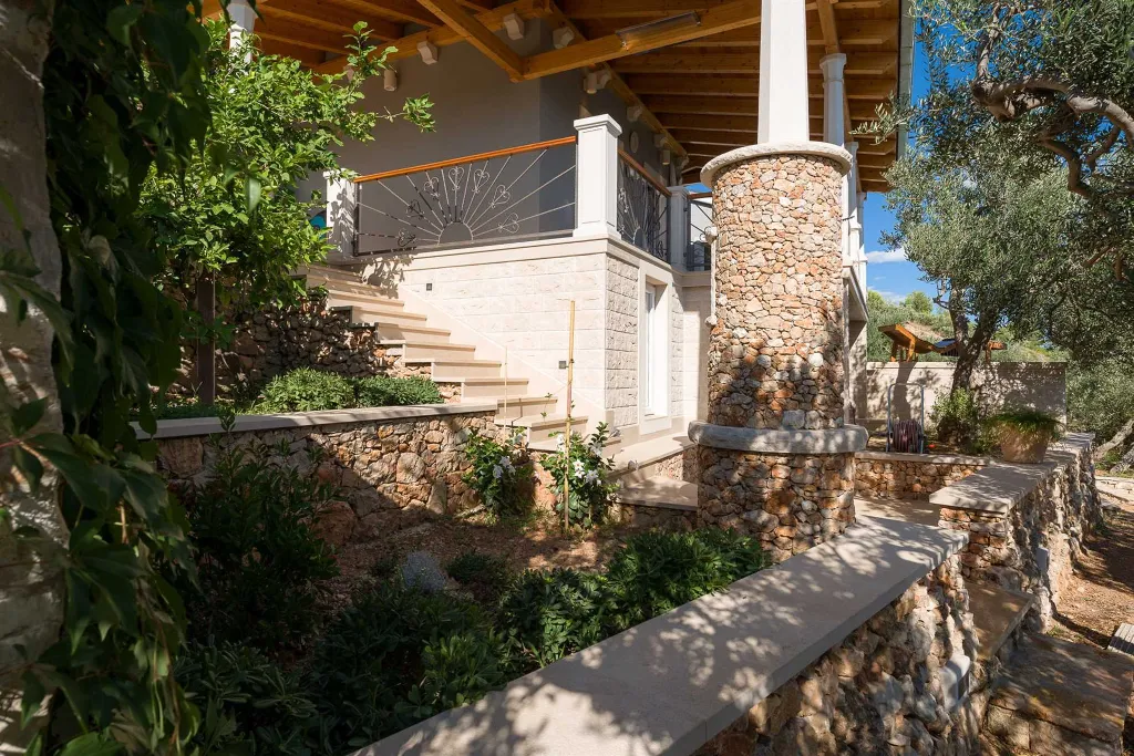 Modern Villa with Pool and Sauna in Bol