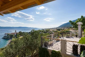 Modern Villa with Pool and Sauna in Bol