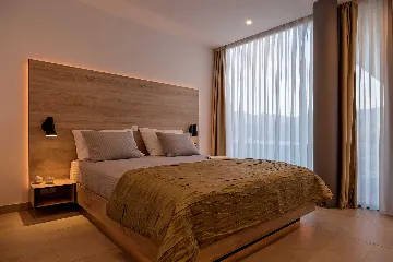 Modern Seaside Villa with Pool Žrnovo