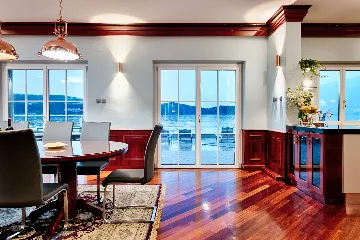 Seafront Family Apartment with Terrace, Vis