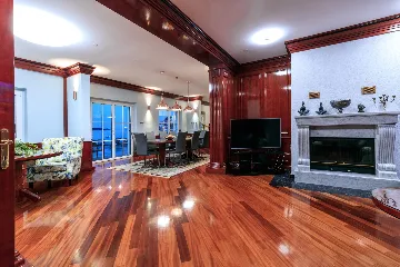 Seafront Family Apartment with Terrace, Vis