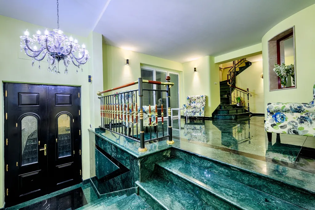 Seafront Family Apartment with Terrace, Vis