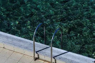 Seafront Family Apartment with Terrace, Vis