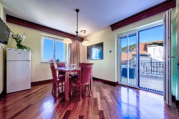 Seaview Retreat Apartment for Two in Vis