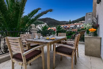 Seaview Retreat Apartment for Two in Vis