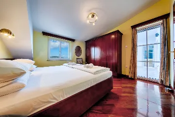 Seaview Penthouse Apartment in Vis