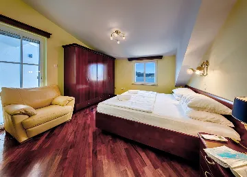 Seaview Penthouse Apartment in Vis