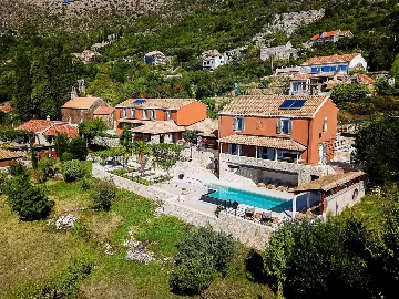 Private 9-Bedroom Villa with Pool near Dubrovnik