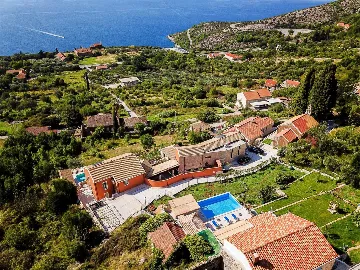 Private 9-Bedroom Villa with Pool near Dubrovnik