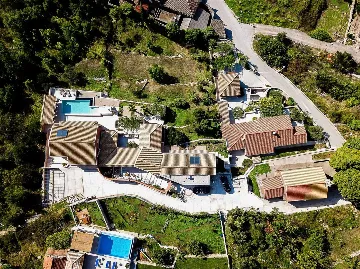 Private 9-Bedroom Villa with Pool near Dubrovnik