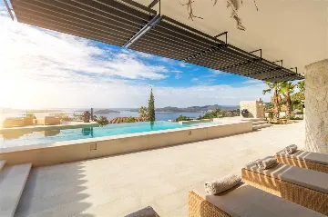 Private 9-Bedroom Villa with Pool near Dubrovnik