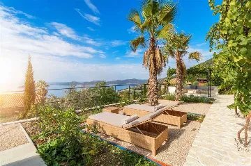 Private 9-Bedroom Villa with Pool near Dubrovnik