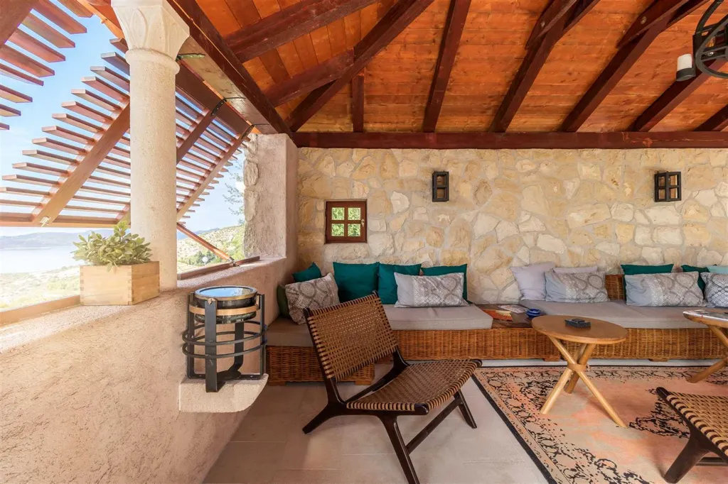 Private 9-Bedroom Villa with Pool near Dubrovnik