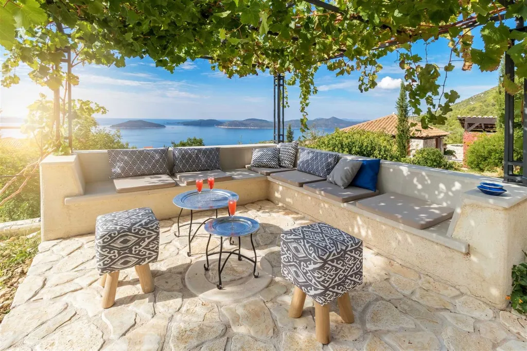 Private 9-Bedroom Villa with Pool near Dubrovnik