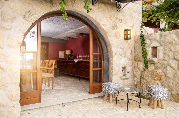 Private 9-Bedroom Villa with Pool near Dubrovnik