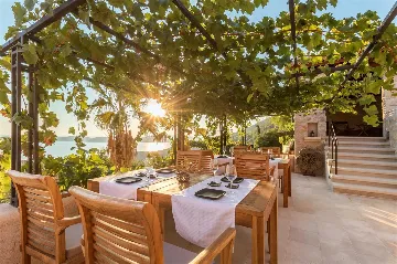 Private 9-Bedroom Villa with Pool near Dubrovnik