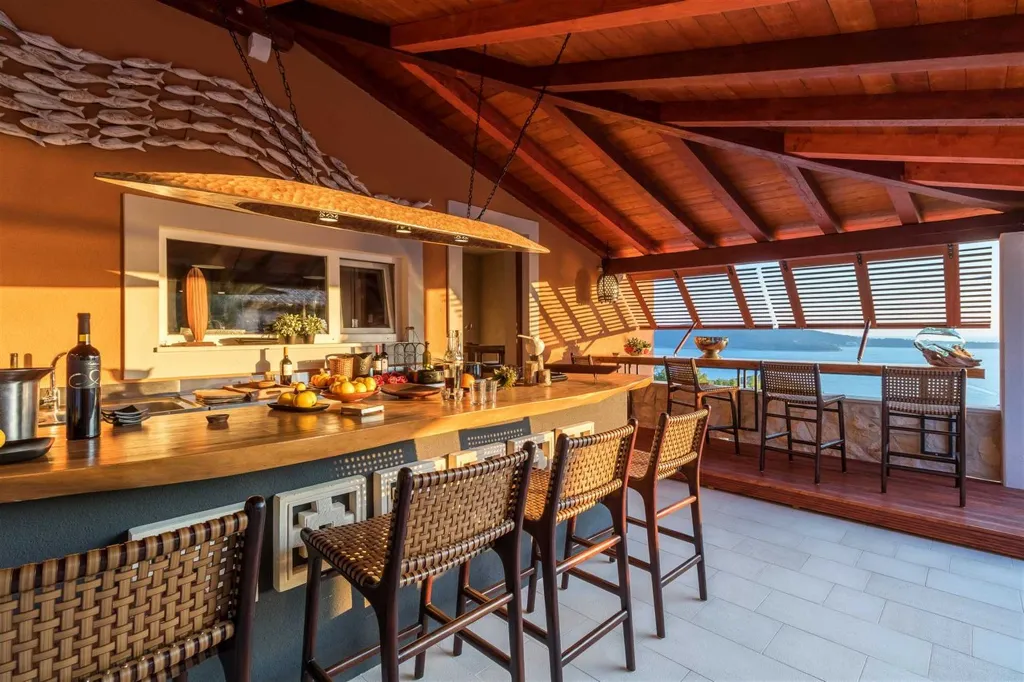 Private 9-Bedroom Villa with Pool near Dubrovnik