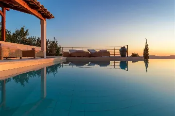 Private 9-Bedroom Villa with Pool near Dubrovnik