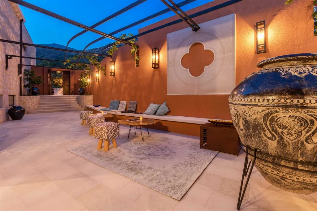Private 9-Bedroom Villa with Pool near Dubrovnik