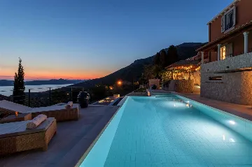 Private 9-Bedroom Villa with Pool near Dubrovnik