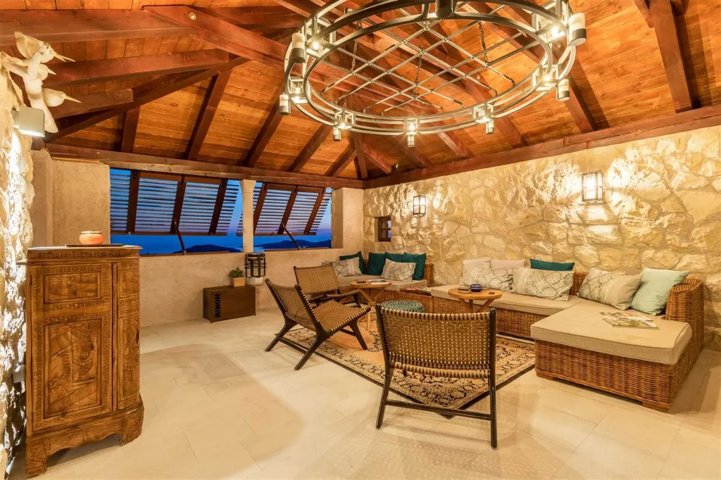 Private 9-Bedroom Villa with Pool near Dubrovnik