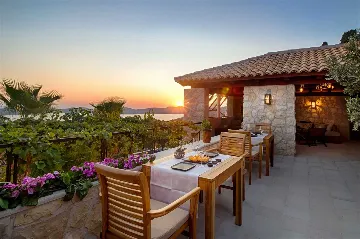 Private 9-Bedroom Villa with Pool near Dubrovnik