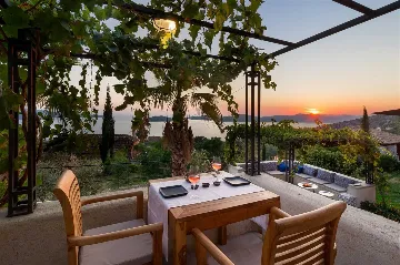 Private 9-Bedroom Villa with Pool near Dubrovnik