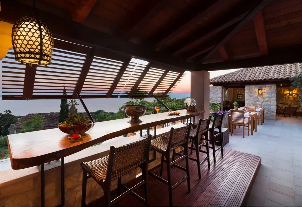 Private 9-Bedroom Villa with Pool near Dubrovnik