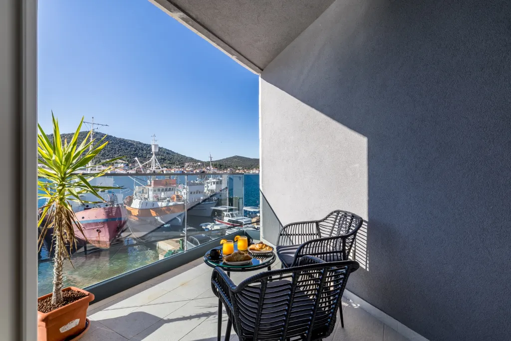Seaside Villa Retreat with Pool in Marina