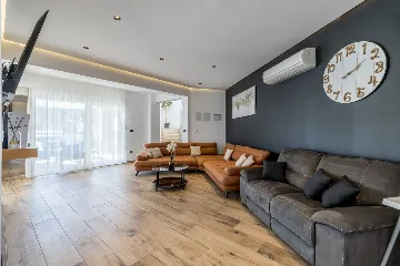 Seaside Villa Retreat with Pool in Marina