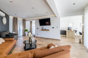 Seaside Villa Retreat with Pool in Marina