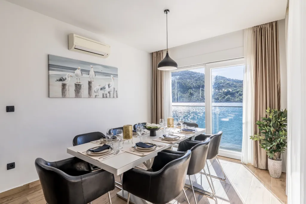 Seaside Villa Retreat with Pool in Marina