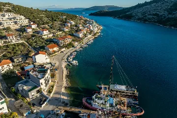 Seaside Villa Retreat with Pool in Marina