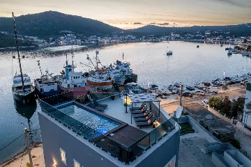 Seaside Villa Retreat with Pool in Marina