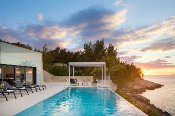 Seafront Villa Retreat with Infinity Pool, Prigradica
