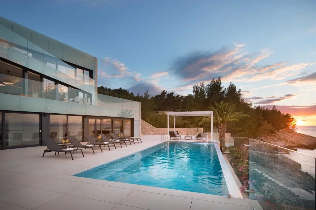 Seafront Villa Retreat with Infinity Pool, Prigradica
