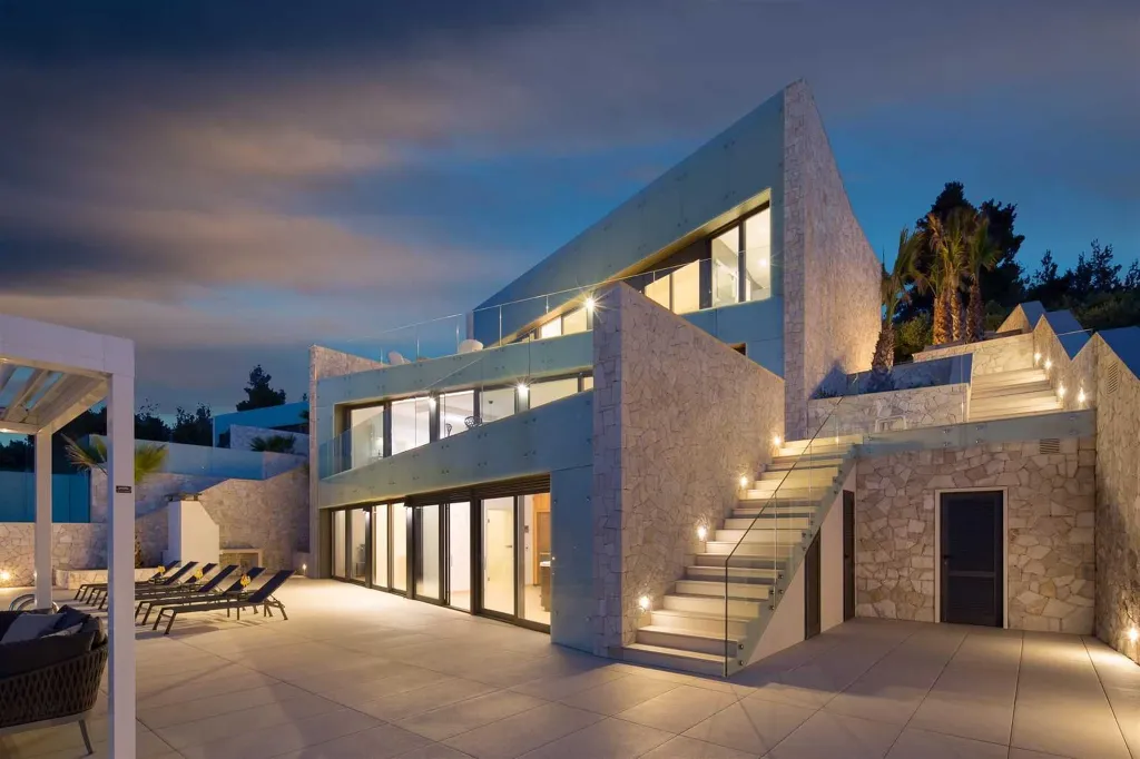 Seafront Villa Retreat with Infinity Pool, Prigradica