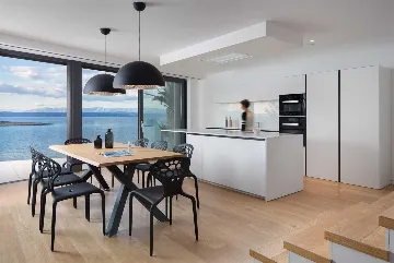 Seafront Villa Retreat with Infinity Pool, Prigradica