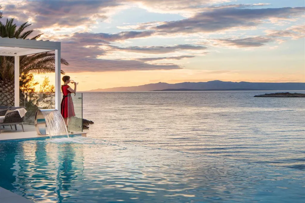 Seafront Villa Retreat with Infinity Pool, Prigradica